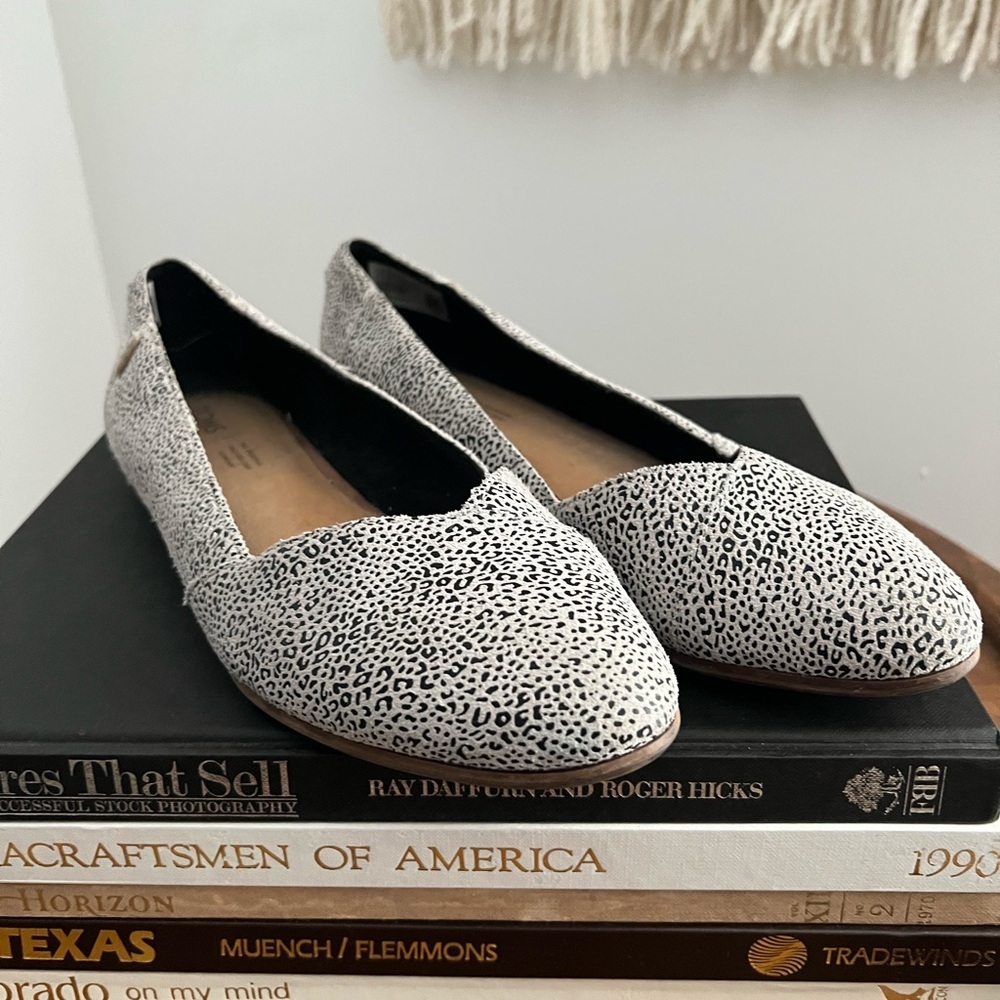 TOMS Animal Print Women's Flats Loafers